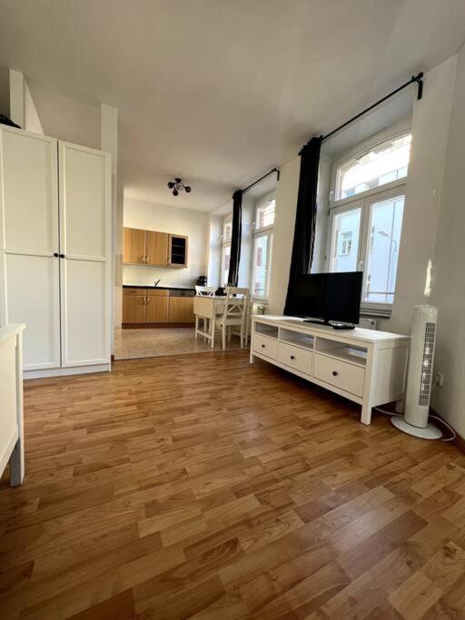R&L Apartment Karl-Heine-Strasse Og Leipzig Bagian luar foto